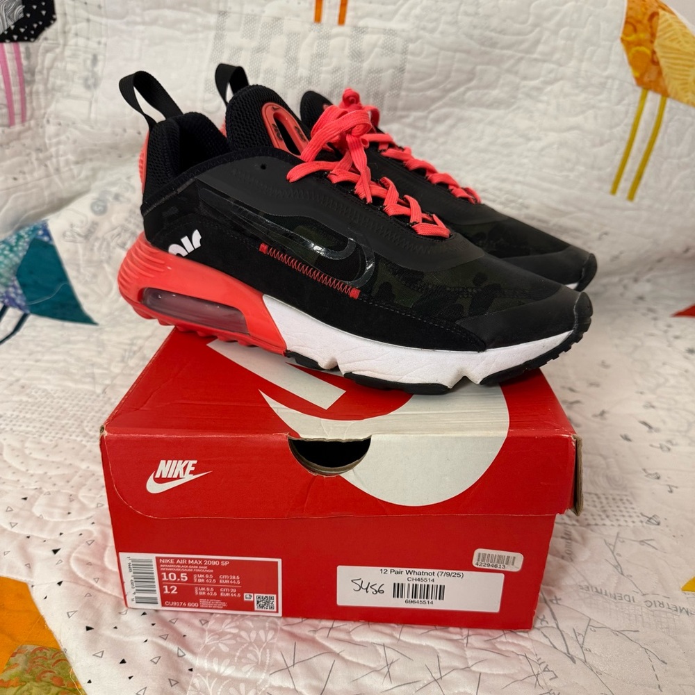 Nike Air Max 2090 SP Black & Red Sneakers